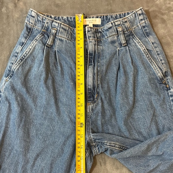 Dynamite Gigi Blue Denim Pants

#1288 - Picture 3 of 6